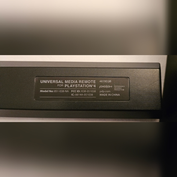 PlayStation4 1TB Call of Duty Black Ops III bundle with Blu-ray disc PLUS - Picture 12 of 15